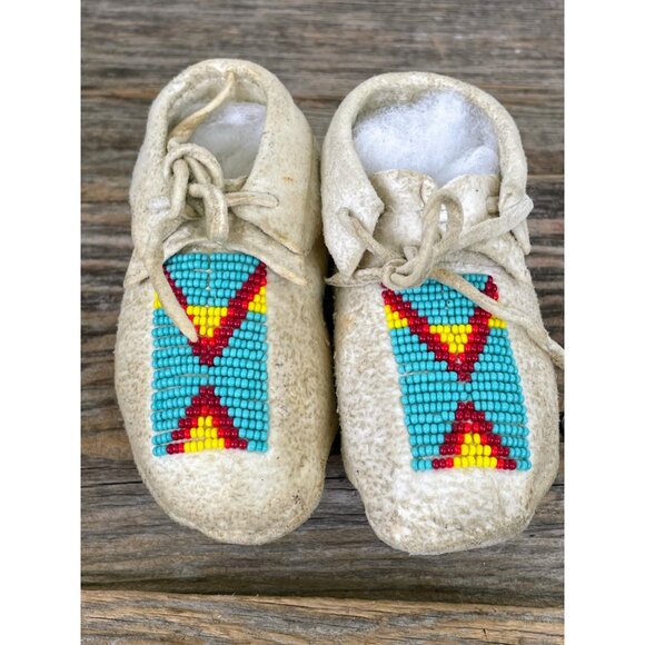 Vintage 1960s Native American Infant Beaded Moccasin Buck Skin - Picture 11 of 14